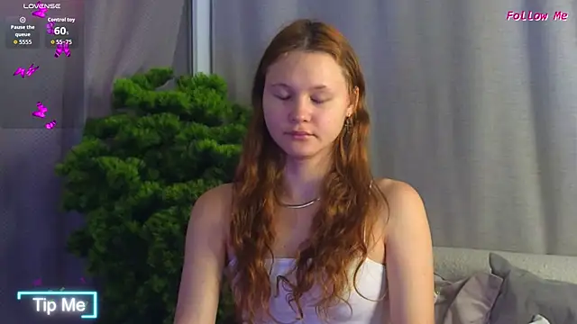 AmeliRoyse online show from December 3, 2025, 5:44 pm