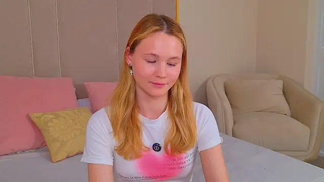 Snapshot of AmeliRoyse chatting on June 4, 2026, 5:08 pm AmeliRoyse online show from June 4, 2026, 5:08 pm