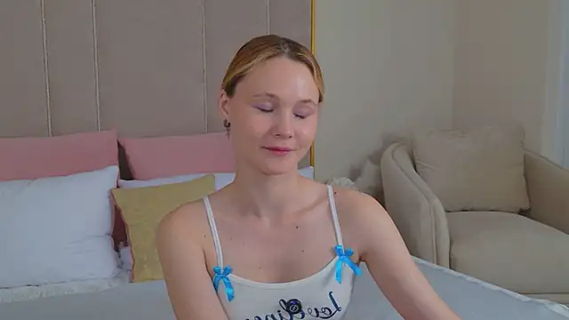 Snapshot of AmeliRoyse chatting on June 10, 2026, 5:34 pm AmeliRoyse online show from June 10, 2026, 5:34 pm