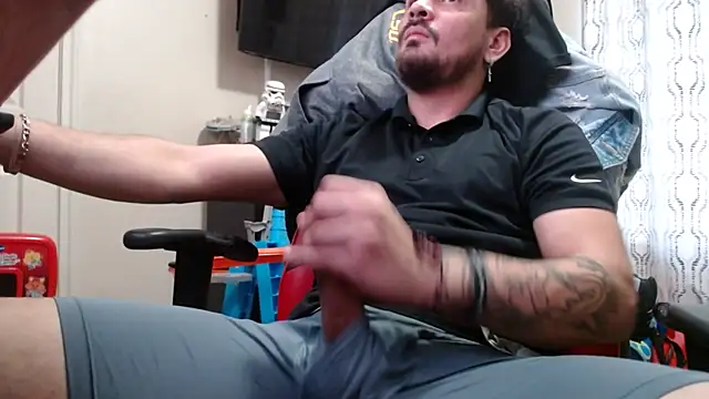 Snapshot of steez310 chatting on January 6, 2026, 1:48 pm steez310 online show from January 6, 2026, 1:48 pm