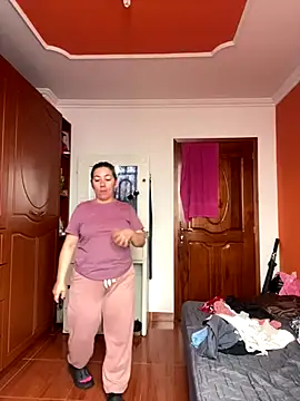 Luna-nevada online show from November 18, 2025, 3:49 pm