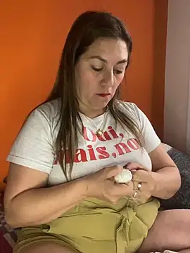 Luna-nevada online show from February 6, 2026, 8:23 pm