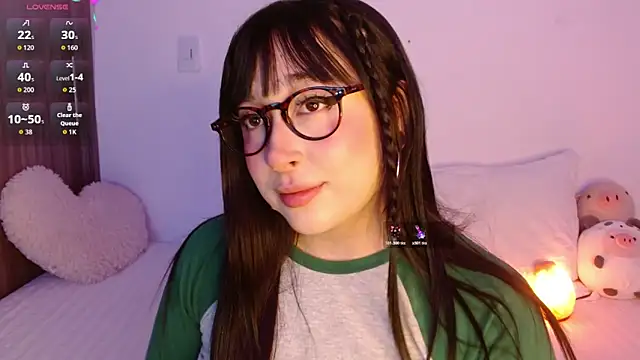 Snapshot of Oliviargf chatting on November 20, 2025, 11:15 pm Oliviargf online show from November 20, 2025, 11:15 pm