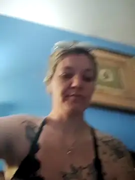 sexytattedbabe online show from November 1, 2025, 6:15 am