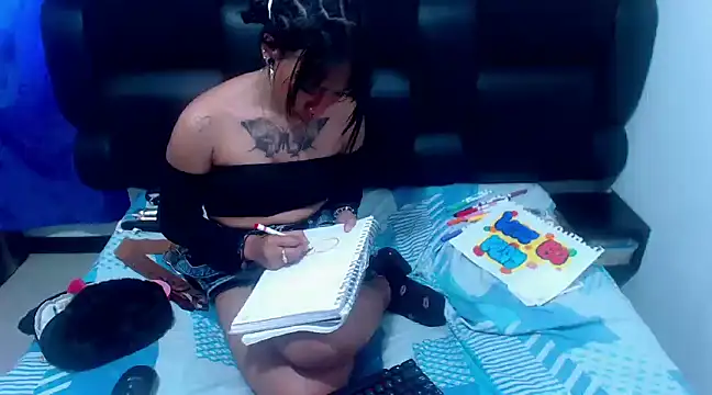 Snapshot of XxxReinaSexyBodyxxX777 chatting on March 10, 2025, 4:35 pm XxxReinaSexyBodyxxX777 online show from March 10, 2025, 4:35 pm