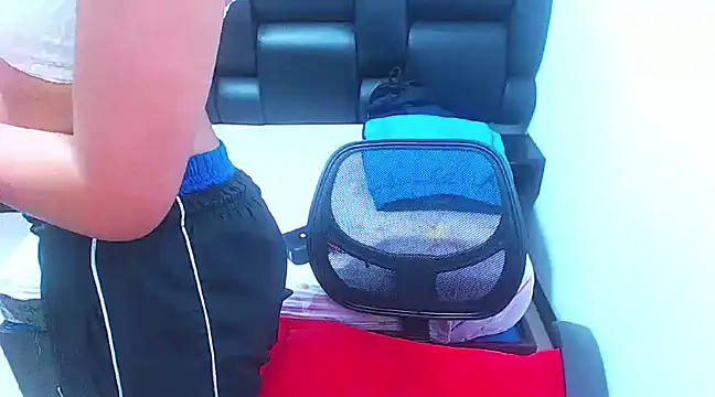 Snapshot of XxxReinaSexyBodyxxX777 chatting on March 19, 2025, 5:17 pm XxxReinaSexyBodyxxX777 online show from March 19, 2025, 5:17 pm