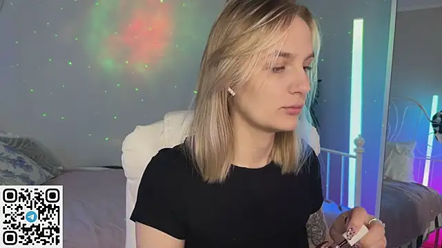 Snapshot of _Vikky_Moon_ chatting on June 21, 2026, 12:46 am Vikky Moon online show from June 21, 2026, 12:46 am
