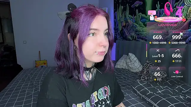 Snapshot of yourvodka chatting on November 13, 2025, 12:37 pm yourvodka online show from November 13, 2025, 12:37 pm