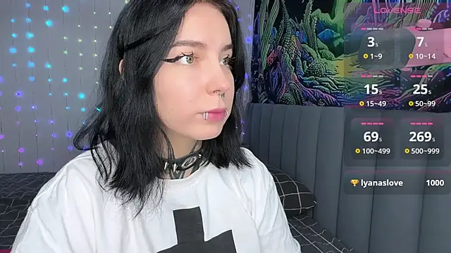 Snapshot of yourvodka chatting on December 15, 2025, 9:30 pm yourvodka online show from December 15, 2025, 9:30 pm