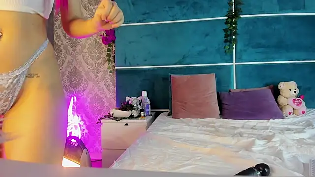 SunnyGlow online show from November 5, 2025, 5:40 am