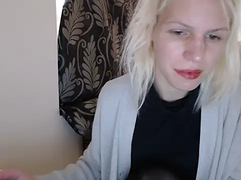 Snapshot of ElssaRush chatting on March 18, 2025, 10:36 am ElssaRush online show from March 18, 2025, 10:36 am