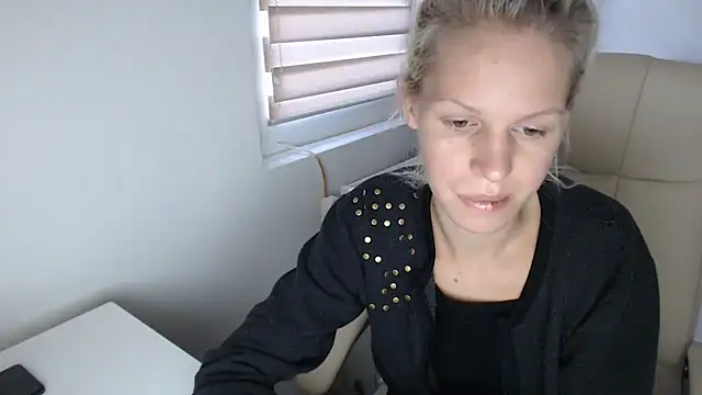 Snapshot of ElssaRush chatting on September 9, 2025, 5:18 am ElssaRush online show from September 9, 2025, 5:18 am