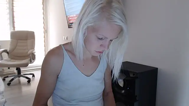 Snapshot of ElssaRush chatting on September 26, 2025, 9:57 am ElssaRush online show from September 26, 2025, 9:57 am