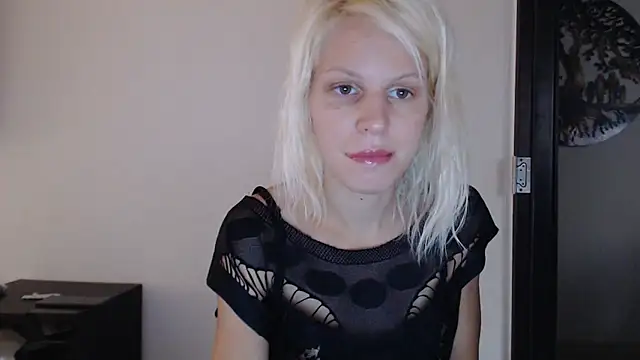 Snapshot of ElssaRush chatting on October 6, 2025, 1:41 pm ElssaRush online show from October 6, 2025, 1:41 pm