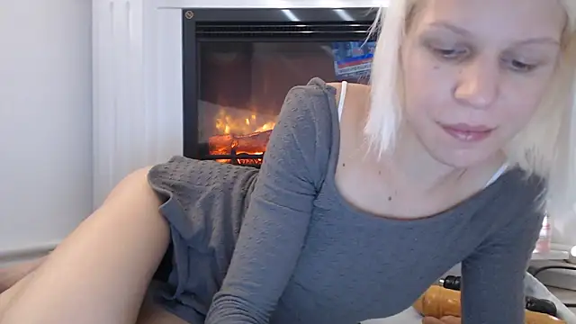 Snapshot of ElssaRush chatting on October 20, 2025, 10:59 am ElssaRush online show from October 20, 2025, 10:59 am