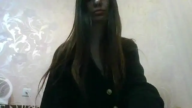 AliseWats online show from October 28, 2025, 7:27 pm