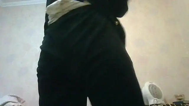 AliseWats online show from April 14, 2026, 10:38 pm