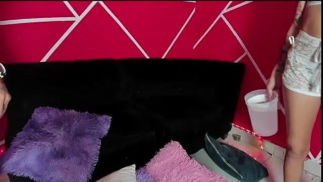 Snapshot of hot_dirty_paradise_66 chatting on December 15, 2025, 9:24 am hot dirty paradise 66 online show from December 15, 2025, 9:24 am