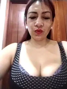 Snapshot of Carlasm- chatting on November 8, 2025, 3:29 am Carlasm- online show from November 8, 2025, 3:29 am