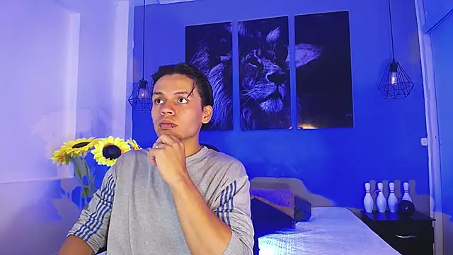 Snapshot of Draco_collins chatting on September 15, 2025, 8:53 pm Draco collins online show from September 15, 2025, 8:53 pm