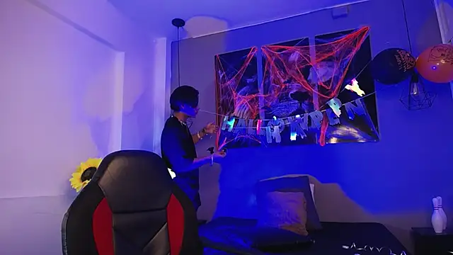 Snapshot of Draco_collins chatting on October 25, 2025, 8:25 pm Draco collins online show from October 25, 2025, 8:25 pm