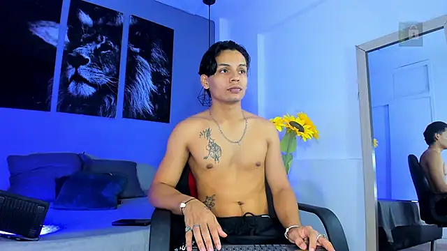 Snapshot of Draco_collins chatting on December 17, 2025, 8:37 pm Draco collins online show from December 17, 2025, 8:37 pm