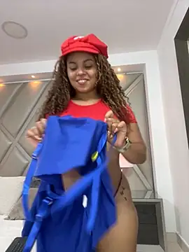 Snapshot of AlesiaCooper chatting on November 22, 2025, 8:19 pm AlesiaCooper online show from November 22, 2025, 8:19 pm