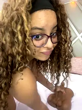 Snapshot of AlesiaCooper chatting on November 24, 2025, 9:03 pm AlesiaCooper online show from November 24, 2025, 9:03 pm