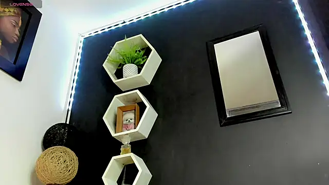 AteneaTaylor online show from March 14, 2025, 1:37 am