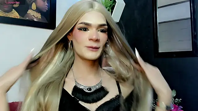 AteneaTaylor online show from March 20, 2025, 6:09 pm