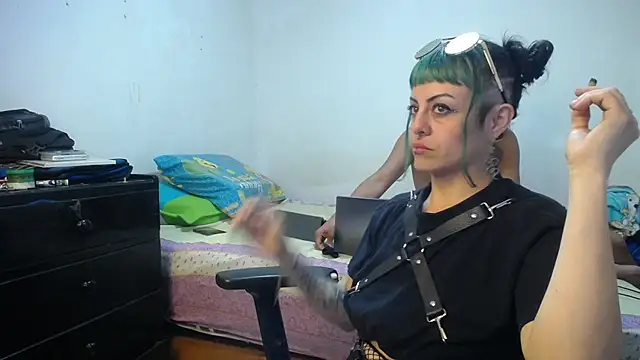 Snapshot of freyaa_sorcerees chatting on March 16, 2025, 3:25 am freyaa sorcerees online show from March 16, 2025, 3:25 am