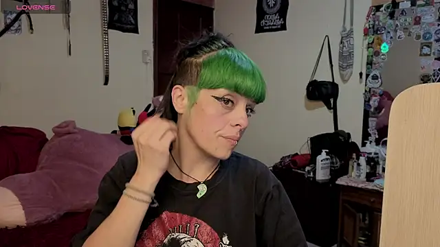 Snapshot of freyaa_sorcerees chatting on December 15, 2025, 4:39 am freyaa sorcerees online show from December 15, 2025, 4:39 am