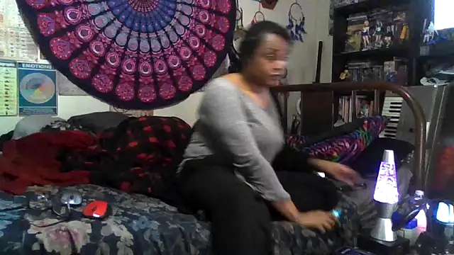 GardeniaFields online show from November 14, 2025, 5:06 am