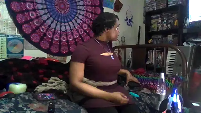 GardeniaFields online show from November 28, 2025, 5:43 am