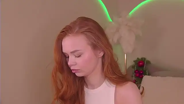 MiraBliss online show from December 16, 2025, 3:17 pm