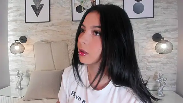 Snapshot of kanna_02 chatting on October 24, 2025, 11:28 am kanna 02 online show from October 24, 2025, 11:28 am