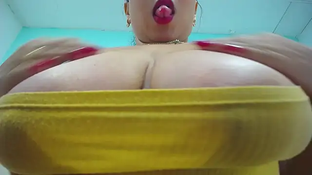 Snapshot of CristinaStarx chatting on May 27, 2026, 12:57 pm CristinaStarx online show from May 27, 2026, 12:57 pm