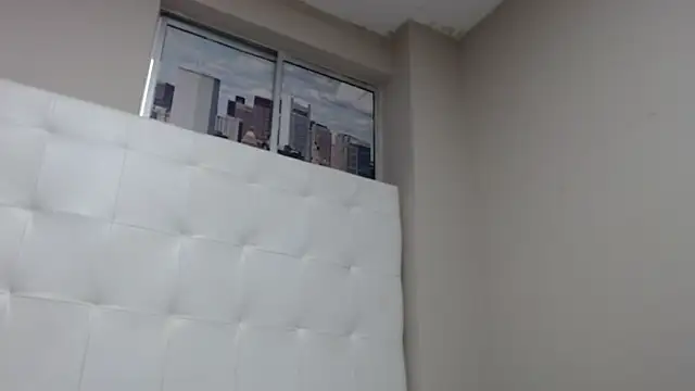 willow smitt online show from September 24, 2025, 12:52 pm