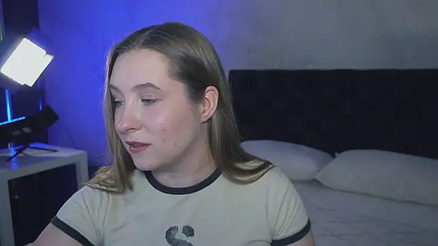 Snapshot of saint_trisha chatting on March 3, 2026, 8:26 pm saint trisha online show from March 3, 2026, 8:26 pm