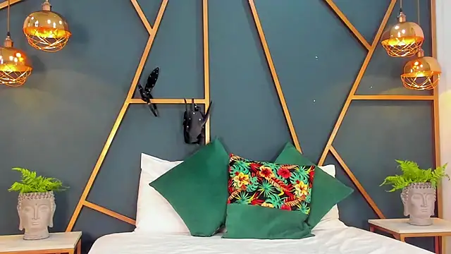 Lia Valmont online show from March 2, 2026, 1:40 pm