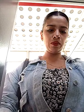 Snapshot of Nathaly_12 chatting on December 17, 2025, 6:03 pm Nathaly 12 online show from December 17, 2025, 6:03 pm