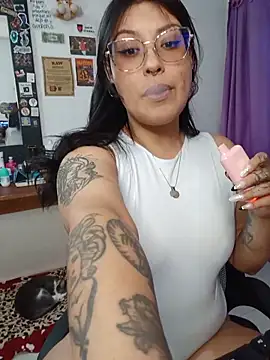 DaniPoison online show from June 10, 2026, 6:07 pm