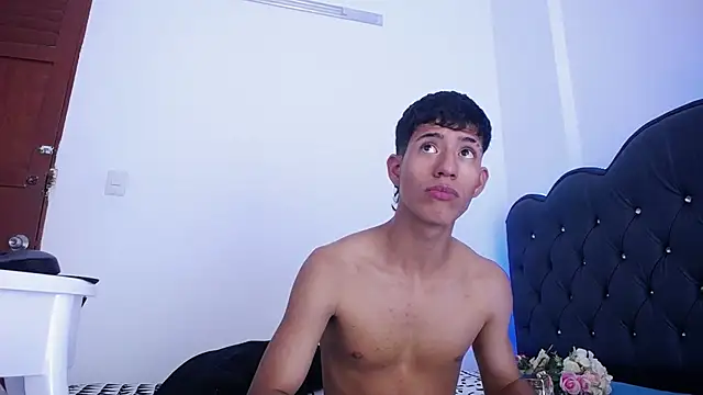 Snapshot of dareck_18 chatting on March 18, 2025, 5:52 am dareck 18 online show from March 18, 2025, 5:52 am