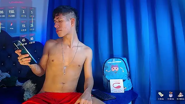 Snapshot of dareck_18 chatting on October 24, 2025, 12:30 am dareck 18 online show from October 24, 2025, 12:30 am