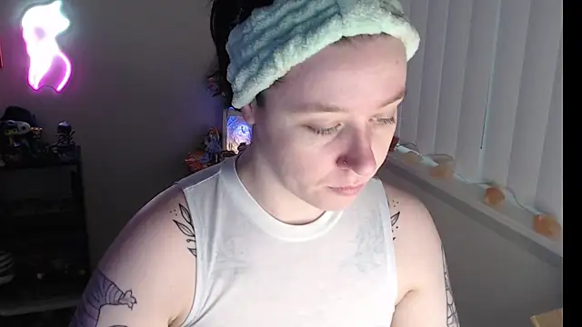 Snapshot of kaisavoid chatting on October 24, 2025, 5:31 pm kaisavoid online show from October 24, 2025, 5:31 pm