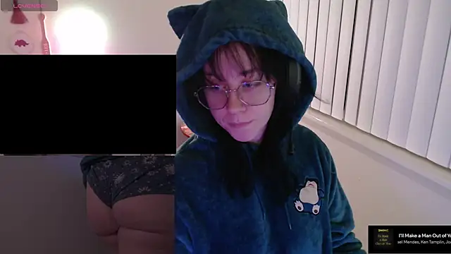 Snapshot of kaisavoid chatting on November 11, 2025, 3:39 am kaisavoid online show from November 11, 2025, 3:39 am