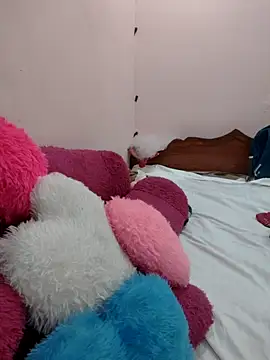 Snapshot of priya_00143 chatting on April 16, 2026, 9:32 am priya 00143 online show from April 16, 2026, 9:32 am