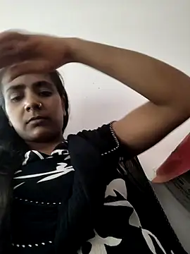 Snapshot of indiancute43 chatting on June 25, 2026, 8:08 am indiancute43 online show from June 25, 2026, 8:08 am