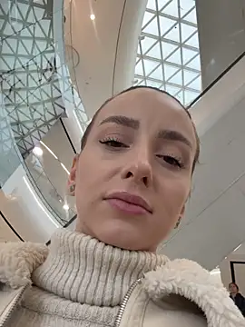 Snapshot of AlexisWhit chatting on November 7, 2025, 8:58 am AlexisWhit online show from November 7, 2025, 8:58 am