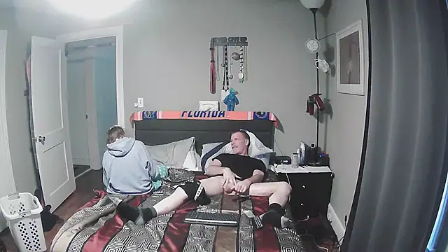 Snapshot of alickandstick chatting on February 12, 2026, 6:47 pm alickandstick online show from February 12, 2026, 6:47 pm